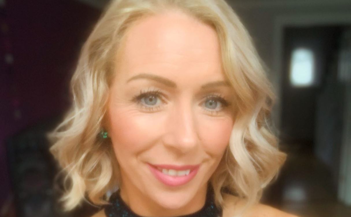 Manager senza figli si licenzia: "Sono stanca di dover lavorare al posto delle mamme durante le feste"