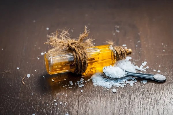 Depositphotos_olio-canfora_608212