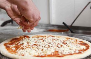 Mozzarella pizza inquinanti_Donnaclick