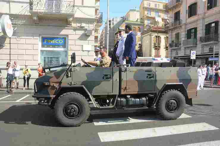 Multa sorpasso veicolo militare_Donnaclick