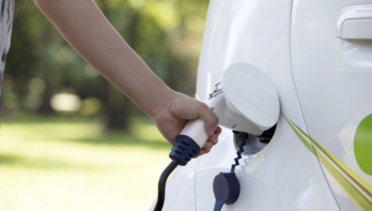 Bonus auto elettriche 2025_Donnaclick