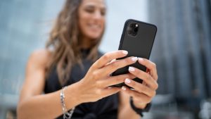 Smartphone eliminato cavo usb_Donnaclick