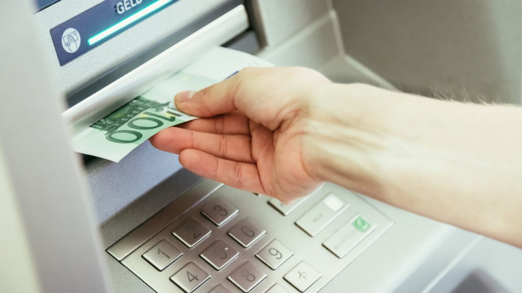 Legge elimina commissioni bancomat_Donnaclick