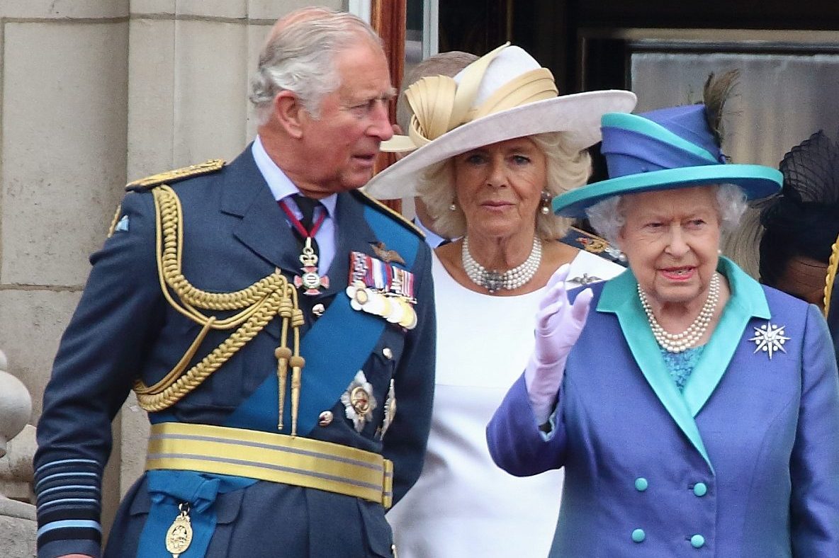 Carlo, Camilla e la Regina Elisabetta II