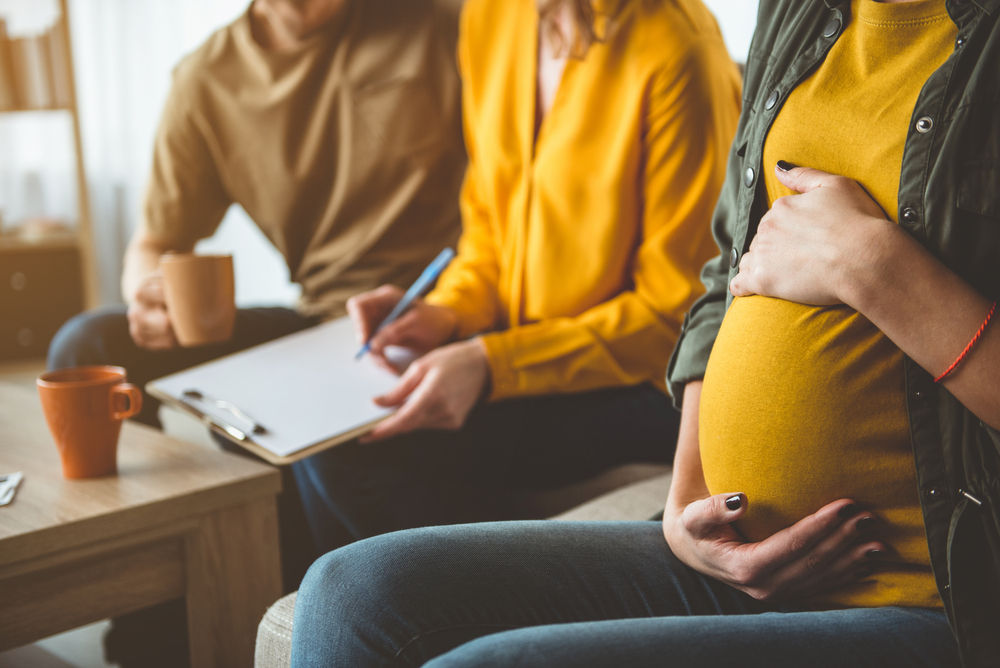 Maternità surrogata: cosa prevede la legge in Italia?
