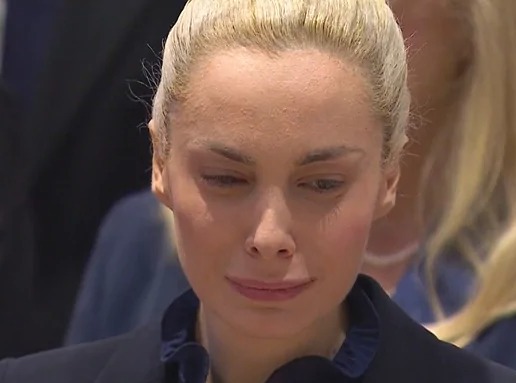Marta Fascina in lacrime ai funerali di Berlusconi