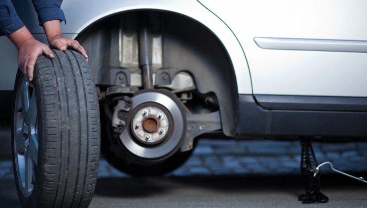 Cambio gomme invernali_Donnaclick